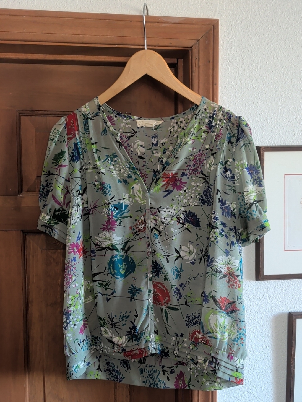 Urban Outfitters Womens Floral V-Neck Short Sleeve Blouse - Sage Multi